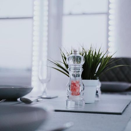 バースRoman Penthouse- City Skyline Views, 4K Tvs, 5G Wifi And More!アパートメント エクステリア 写真