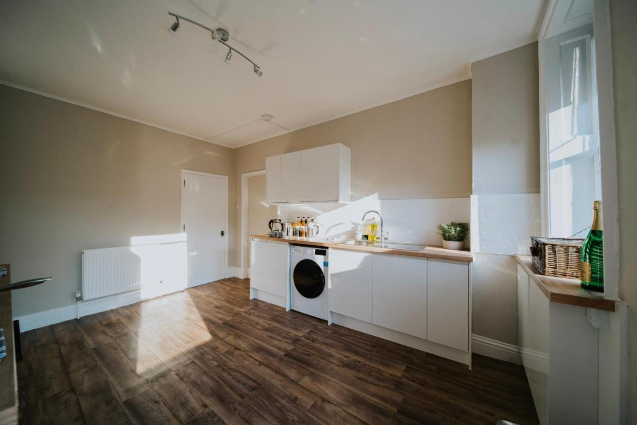 バースRoman Penthouse- City Skyline Views, 4K Tvs, 5G Wifi And More!アパートメント エクステリア 写真